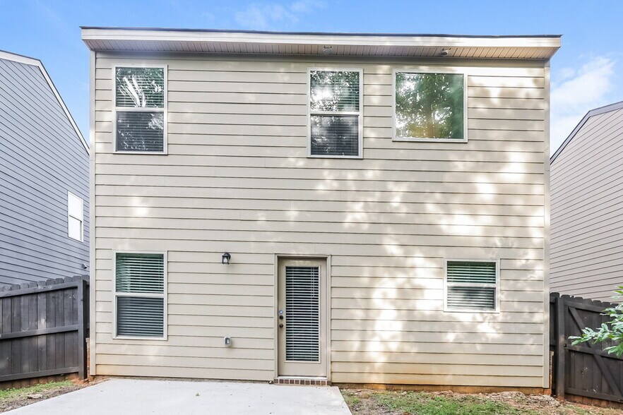 Building Photo - 125 Magnaview Dr