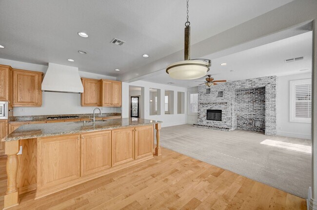 Building Photo - Stunning Rhodes Ranch Four Bedroom