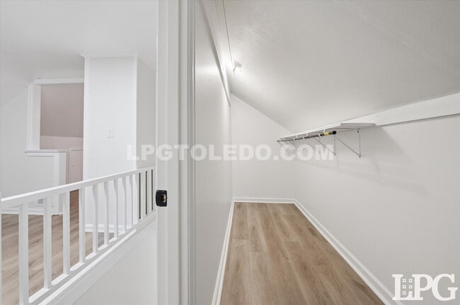Building Photo - 3714 Wallwerth Dr
