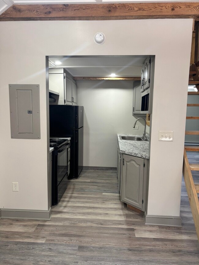 Building Photo - 615 Bean Rd