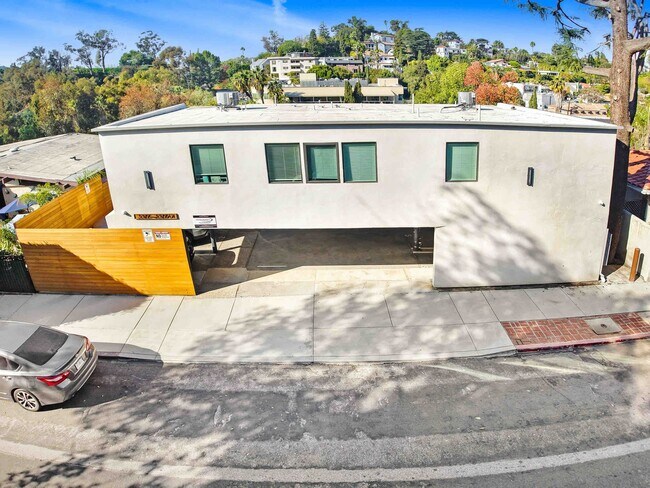 Building Photo - Hollywood Hills, tree lined street, perfect Mid-Century Modern homes