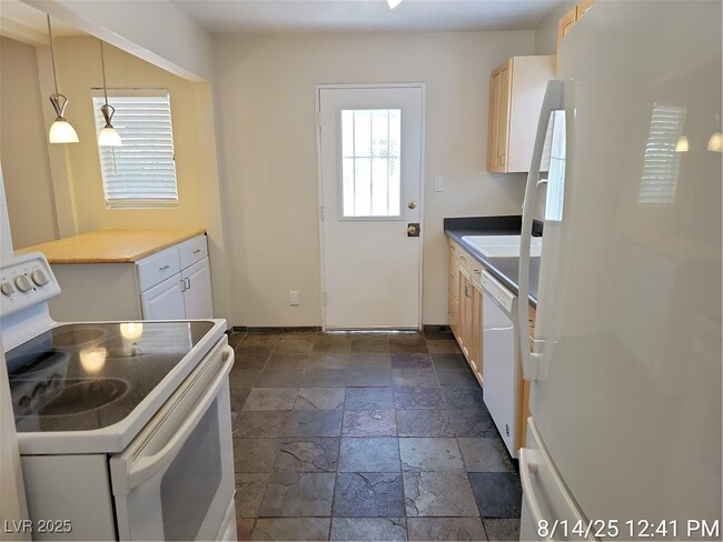 Building Photo - 1312 Darmak Dr