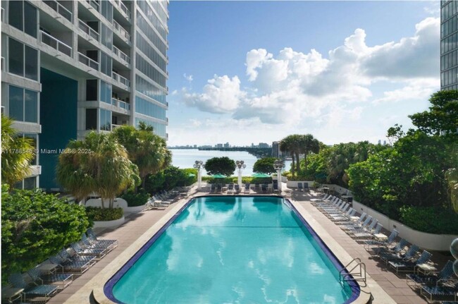 Building Photo - 1717 N Bayshore Dr