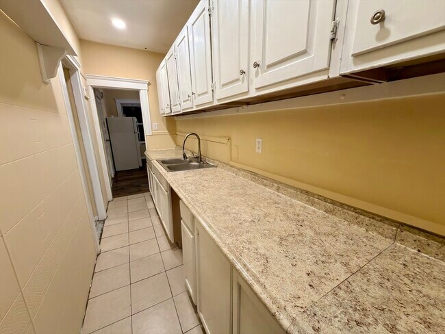 Building Photo - 90 Vernon St