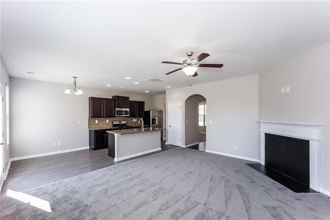 Building Photo - 6555 Woodwell Dr
