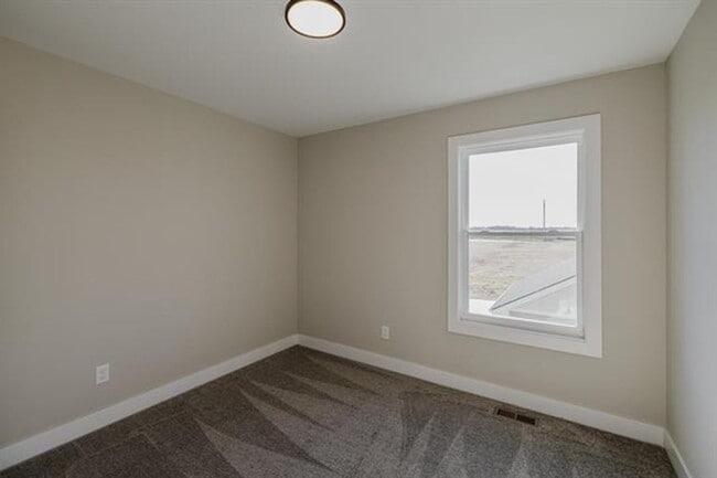 Building Photo - Brand New 5 bed/3.5 bath