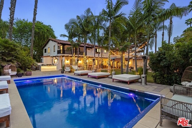 Primary Photo - 9451 W Sunset Blvd