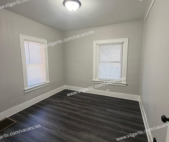 Building Photo - Newly Renovated 3 - Bedrooms • 1-Bathroom Home
