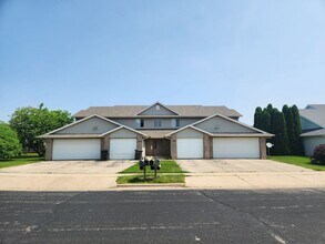 Building Photo - 621-633 Nygaard St.