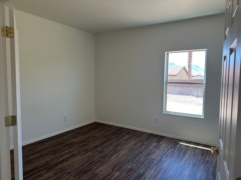 Building Photo - 3612 E Mecate Rd