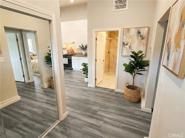 Building Photo - 8460 Nestle Ave