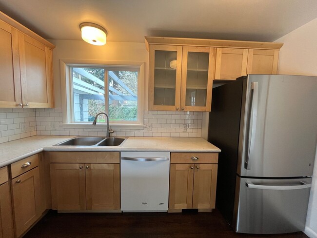 Building Photo - Cozy 3 bed 1 bath Home in Brentwood-Darlin...