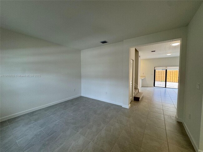 Building Photo - 12884 SW 232nd Ln