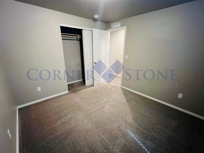 Building Photo - Great Home on Corner Lot!