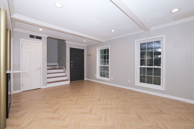 Building Photo - 2209 Nantucket Dr