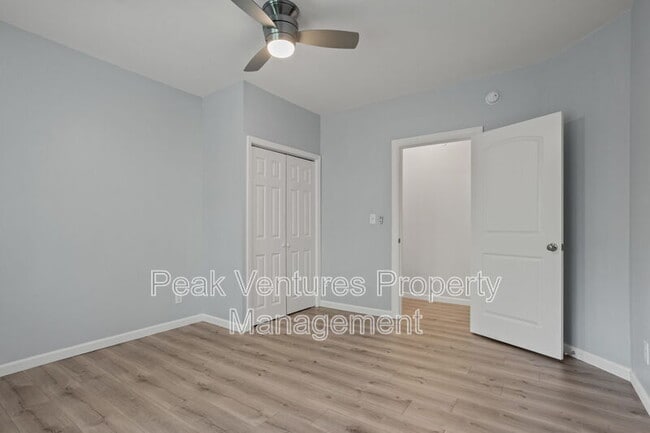 Building Photo - 704 Fairfax St