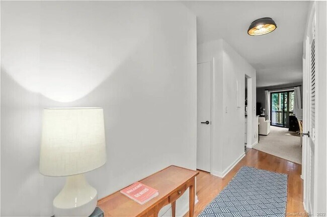 Building Photo - 3 Seir Hill Rd