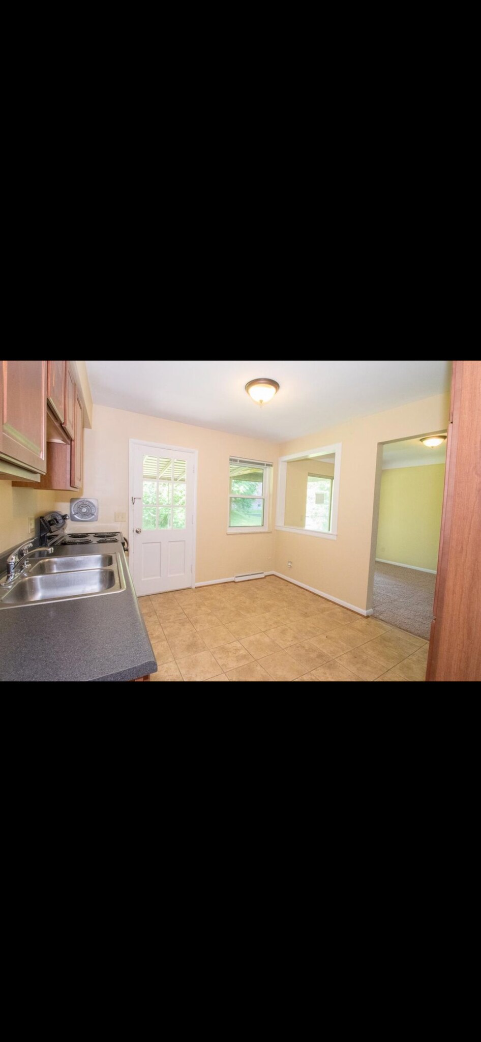 Building Photo - 2375 Van Leunen Dr