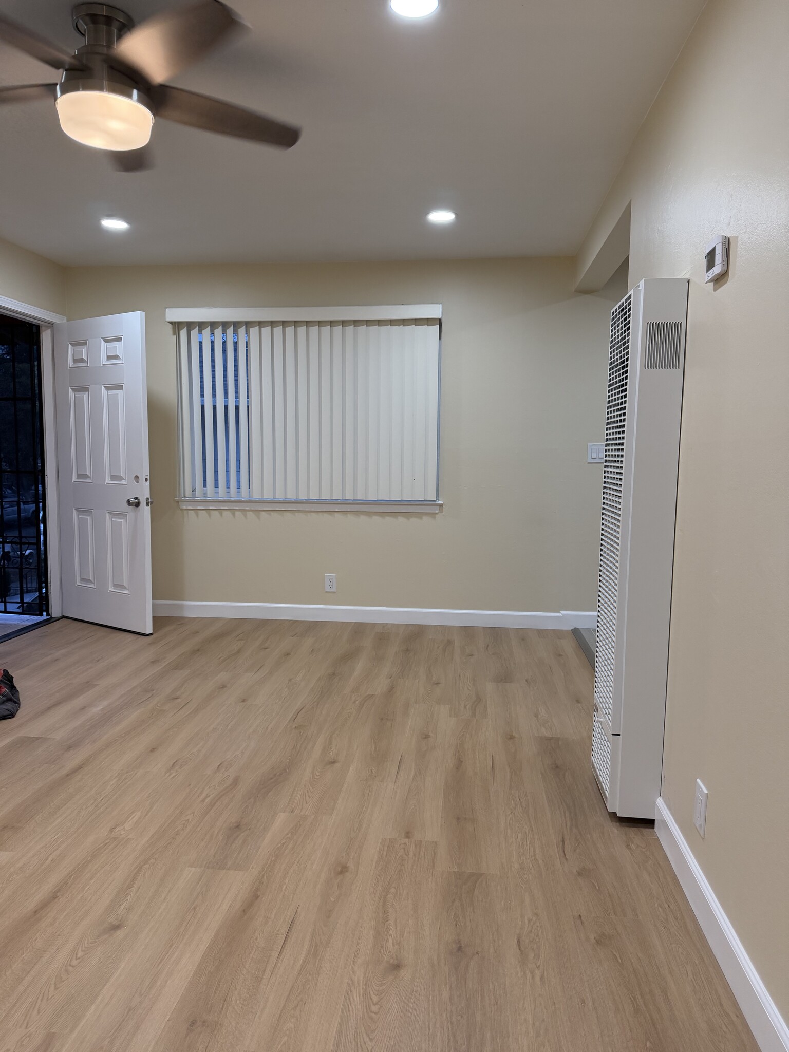 Building Photo - 545 Northlake Dr