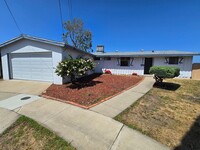Building Photo - **Beautiful 4-Bedroom Home on Serene Canyo...