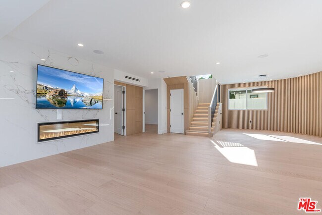 Building Photo - 5110 Garden Grove Ave