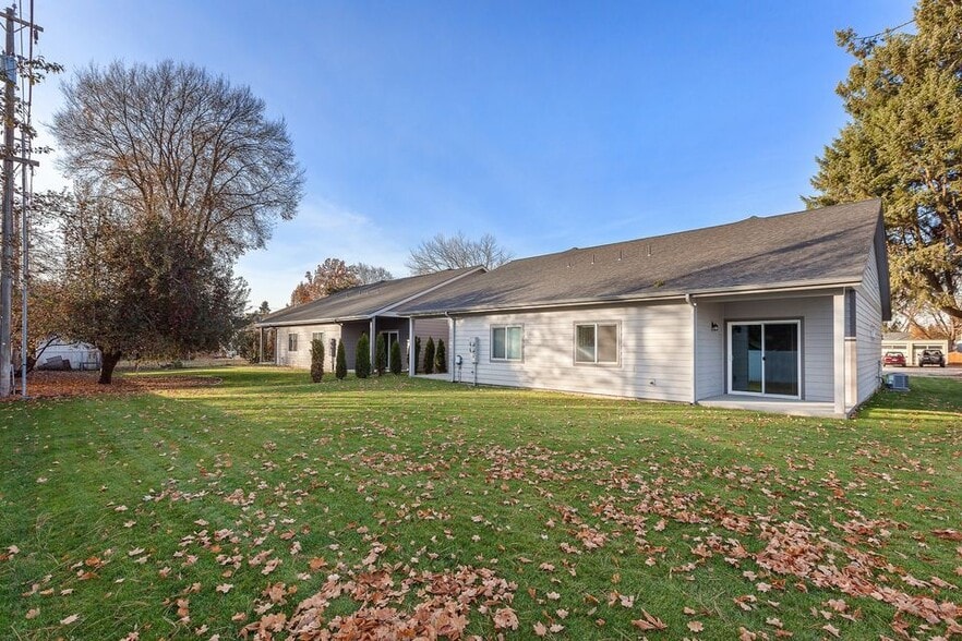 Building Photo - 408 W Davidson Ave