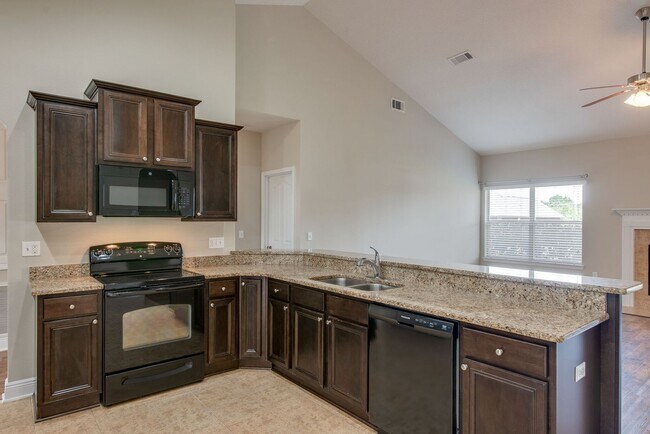 Building Photo - Spacious 4-Bedroom Home - Winners Gait