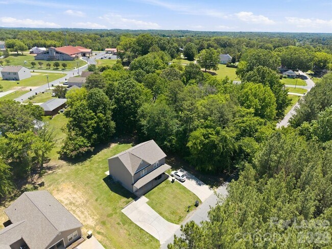 Building Photo - 1361 Ontario Dr