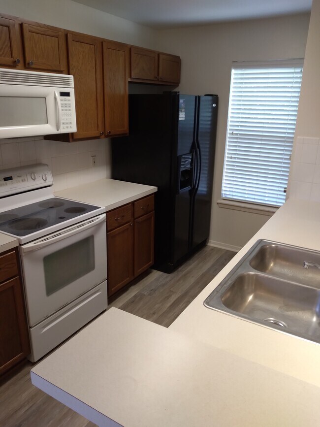 Building Photo - 1141 Woodlands Park Dr