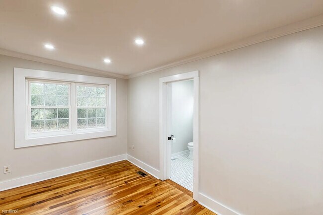 Building Photo - 7889 Blenheim Rd