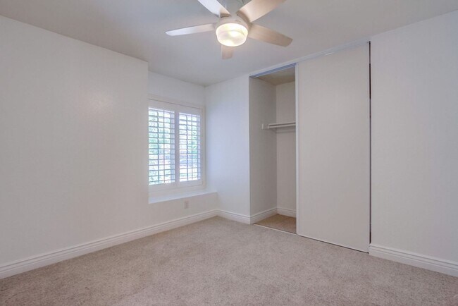 Building Photo - Single Story Oceanside Home Available July...