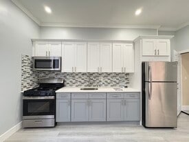 Building Photo - 5516 Hudson Ave