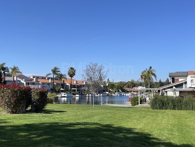 Building Photo - 21909 Huron Ln