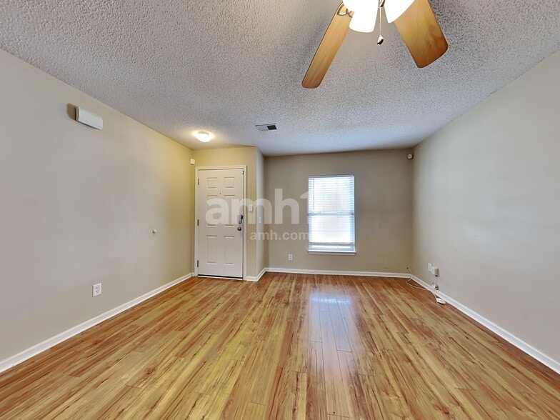 Building Photo - 193 Wildberry Ln