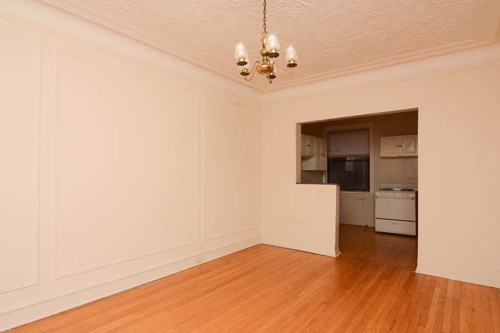 Building Photo - 1033 Dempster St