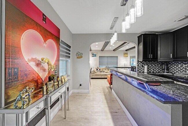 Building Photo - 2000 Jackson St