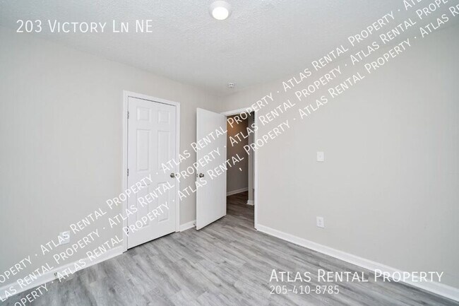 Building Photo - 203 Victory Ln NE