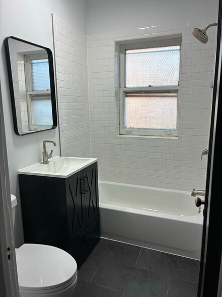 Building Photo - 7712 S Jeffery Blvd