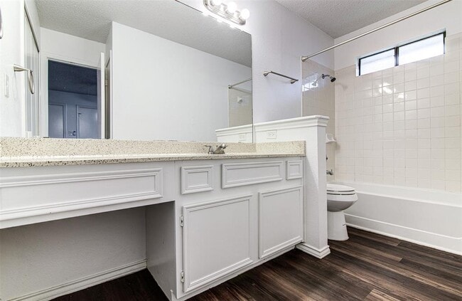 Building Photo - 13001 Campos Dr