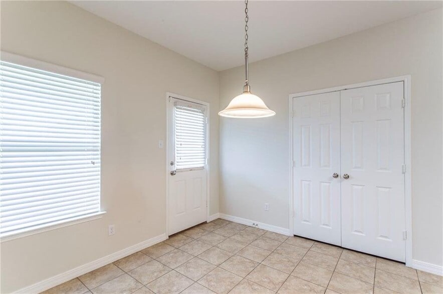 Building Photo - 3712 Nightjar View Terrace