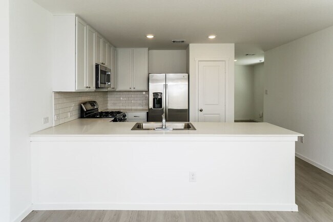 Building Photo - 1603 Hummock Steep