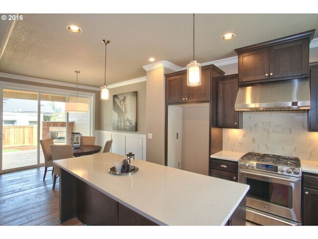 Building Photo - UNIVERSITY PARK Neighborhood Townhome-3bed...