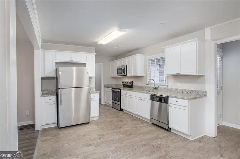 Building Photo - 3005 Hidden Dr