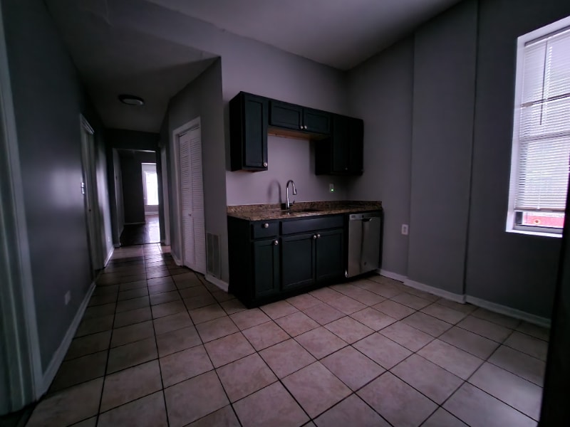 Building Photo - 7314 S Kenwood Ave