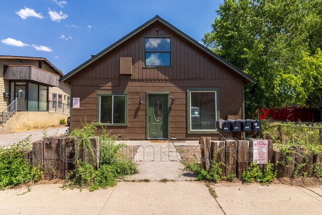 Primary Photo - 306 S Humphreys St