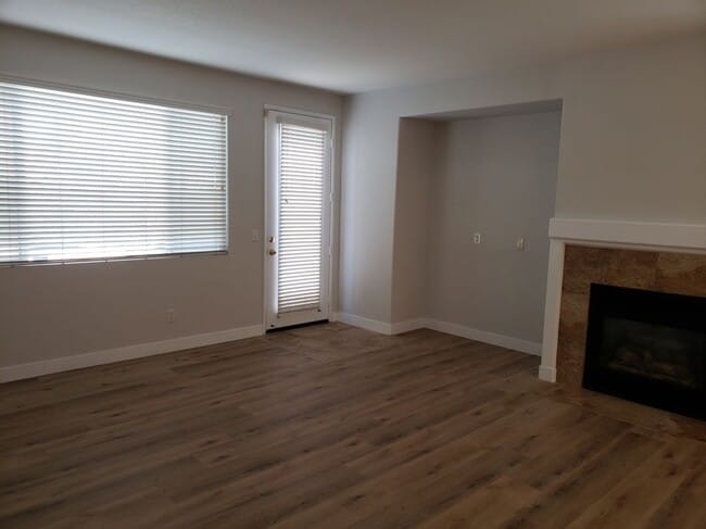 Building Photo - 7853 La Tour Ct