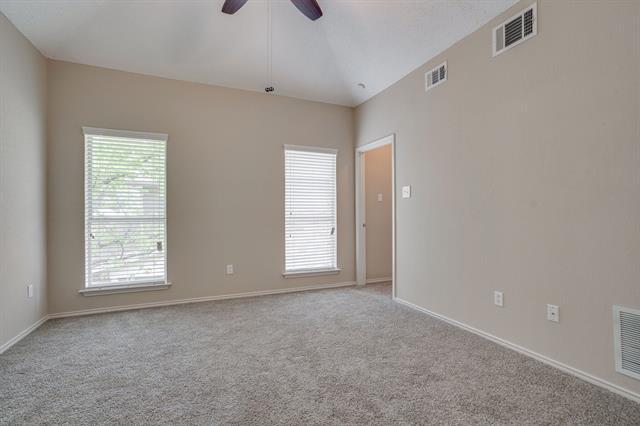 Building Photo - 755 Burr Oak Dr