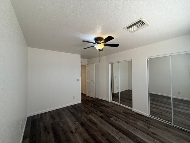 Building Photo - 3551 N Verdugo Rd
