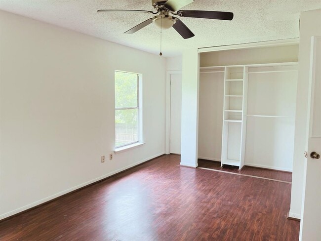Building Photo - 12138 Flaxen Dr