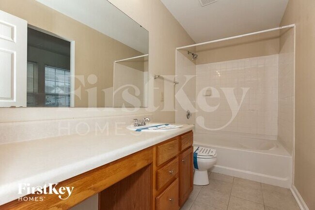 Building Photo - 955 Littleton Dr